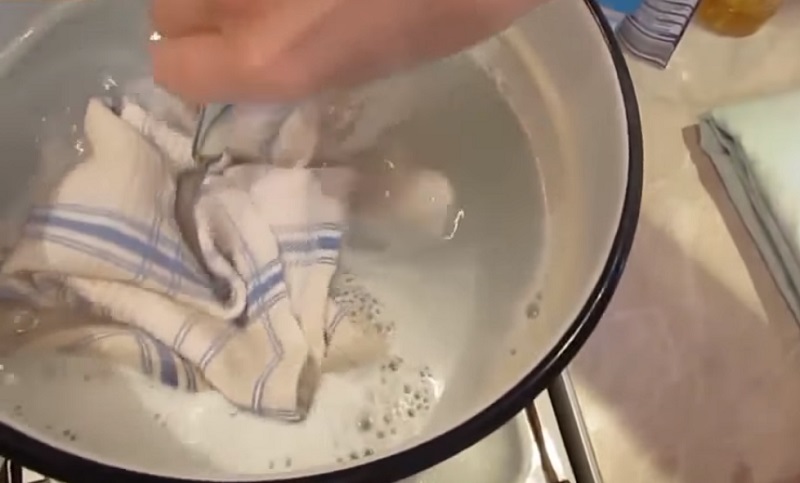 Как отбелить кухонные полотенца: способ, которым пользуются умные домохозяйки!